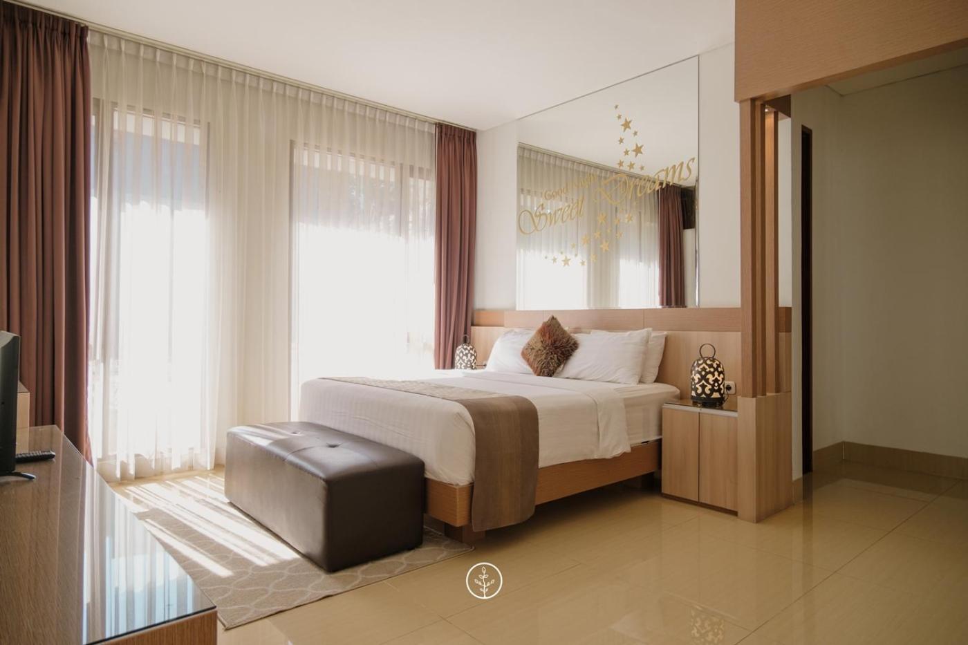 Narwastu Hill View Villa 6 Bedrooms With A Private Swimming Pool Bandung Dış mekan fotoğraf