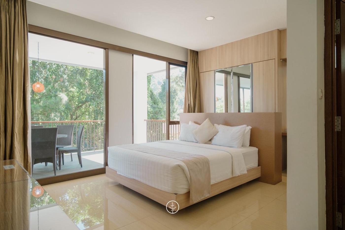 Narwastu Hill View Villa 6 Bedrooms With A Private Swimming Pool Bandung Dış mekan fotoğraf