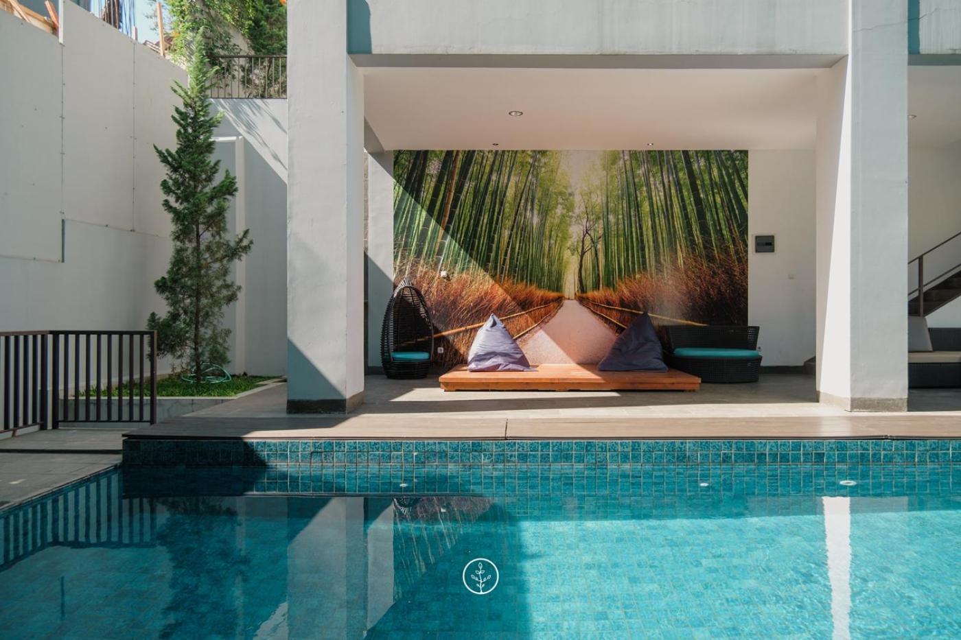 Narwastu Hill View Villa 6 Bedrooms With A Private Swimming Pool Bandung Dış mekan fotoğraf